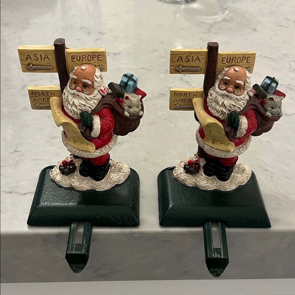 Vintage 1992 Handpainted Cast Iron Santa Claus Stocking Holders